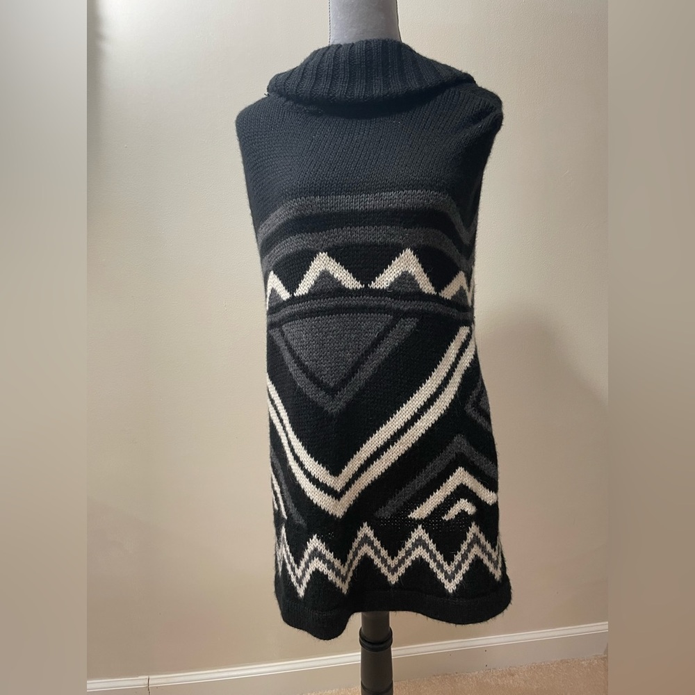 🎉2X Host Pick!🎉 BCBG MaxAzria “Sian” Poncho - Picture 7 of 10